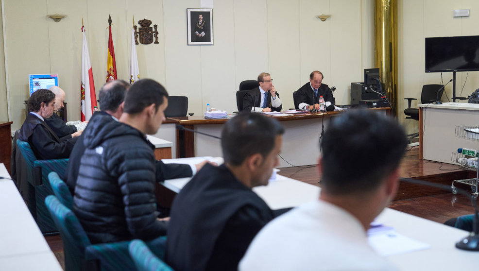 Magistrados durante el juicio por el accidente mortal de Castelar, en la Audiencia Provincial de Cantabria