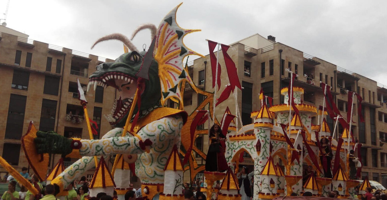 Carroza participante en la gala floral