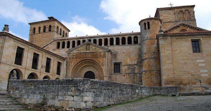 Santillana del Mar participa en la asamblea municipal de los Pueblos Más Bonitos de España