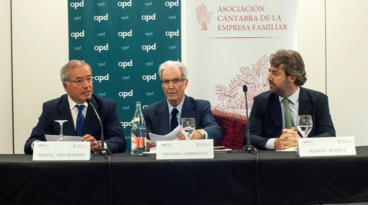 El abogado Garrigues, durante su intervención en el foro organizado por APD y ACEFAM