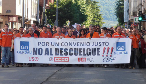 Los trabajadores de Sniace quieren mantener un encuentro con los posibles compradores