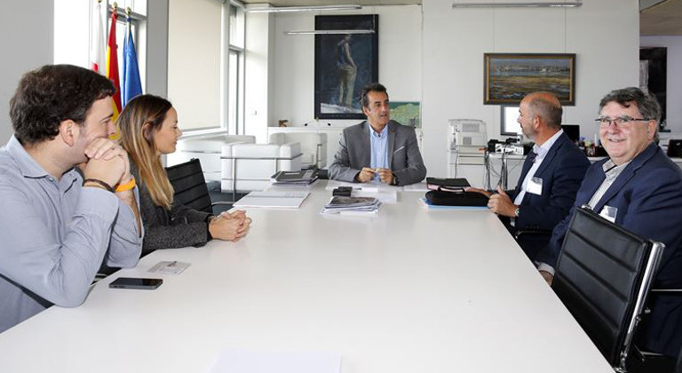 Francisco Martín, durante la reunión con la Asociación de Empresarios de Estaciones de Servicio