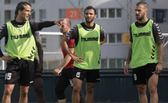 César Caneda, Kamal y Dioni, durante el entrenamiento