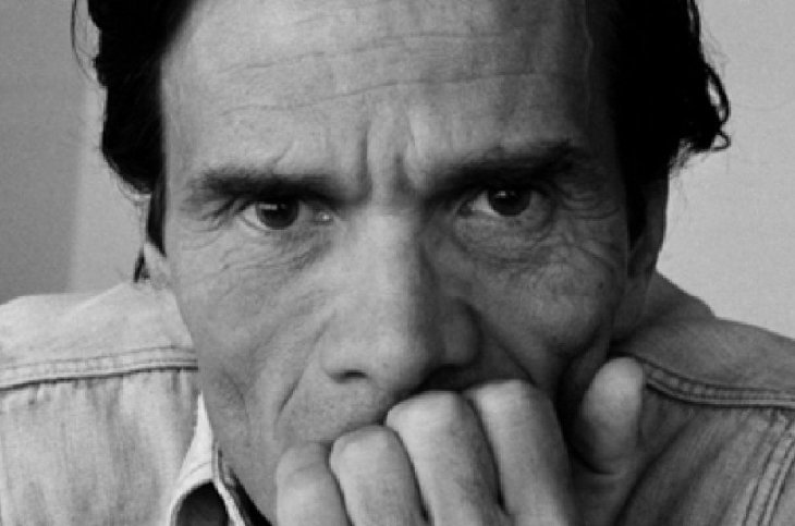 El escritor, poeta y director de cine italiano Pier Paolo Pasolini