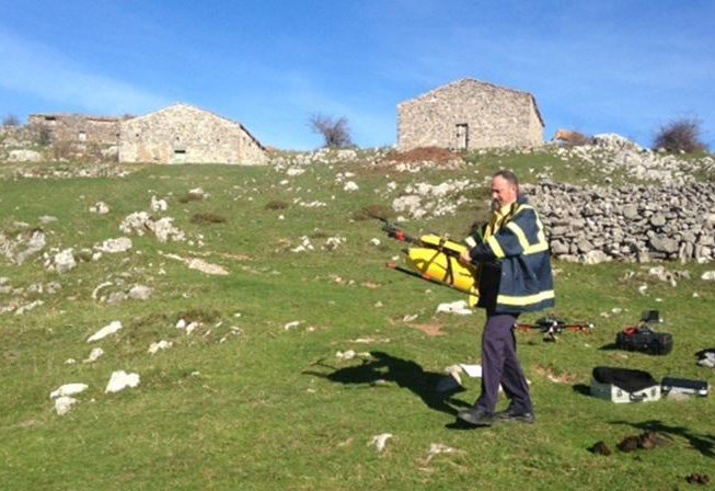 Correos está realizando las primeras pruebas de envíos con drones en Sotres (Asturias)