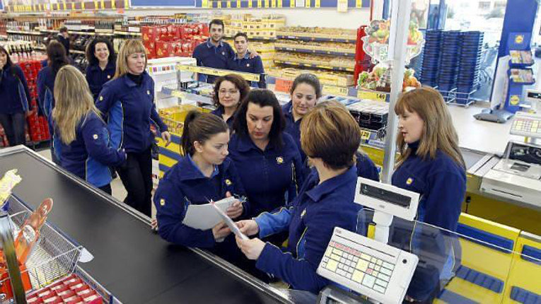 Se oponen a las intenciones de la patronal del sector de supermercados de ampliar el periodo de apertura de domingos y festivos para las zonas de Gran Afluencia Turística.