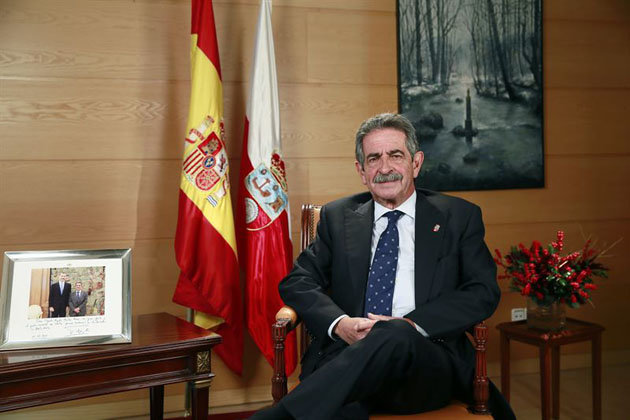 El presidente de Cantabria, Miguel Ángel Revilla, durante su discurso de Navidad