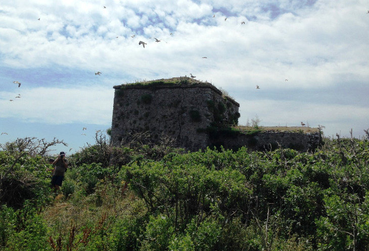 La Ermita de San Pedruco es un edificio con alto significado e historia en Noja de la que se tienen indicios de haberse rehabilitado ya en el s.XVI