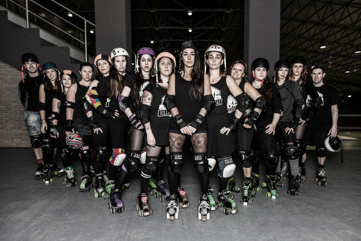 Integrantes del Villanucas Cantabria Roller Derby, el primer equipo de este deporte en la región