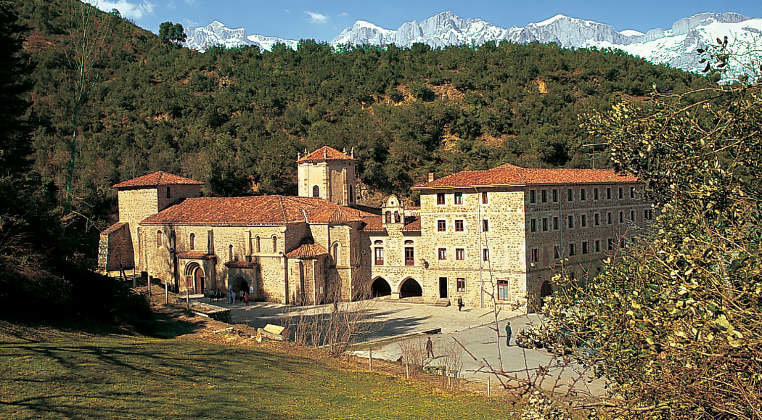 Vecinos por Liébana ha censurado que se quiera hacer una &#34;réplica&#34; del Año Jubilar. En la imagen, Monasterio de Santo Toribio de Liébana