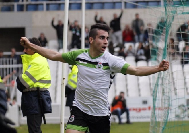 Óscar Fernández celebra uno de sus tantos