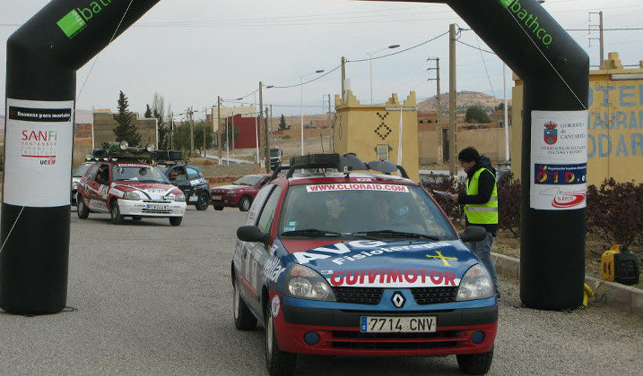 Los participantes de la Clio Raid han podido ver de cerca una tormenta de arena