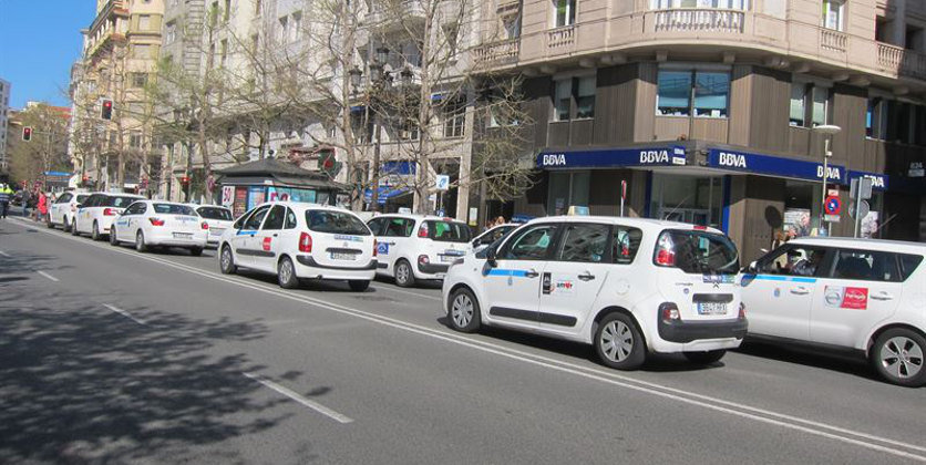 Los taxistas contarán con una parada más amplia en Valdecilla