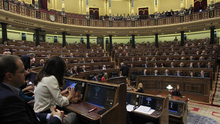 En el caso del Senado, los únicos que también seguirán siendo parlamentarios y mantendrán todas sus prerrogativas serán los miembros de la Diputación Permanente