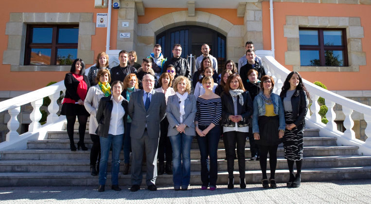 La vicepresidenta del Gobierno, Eva Díaz Tezanos, ha presentado las Escuelas Taller en Piélagos