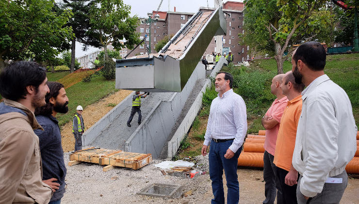 Las primeras escaleras mecánicas entre la Universidad y General Dávila ya se han instalado