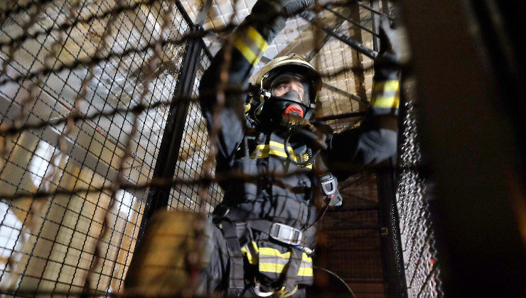 Los Bomberos de Santander ya pueden entrenarse en situaciones como el incendio de un edificio