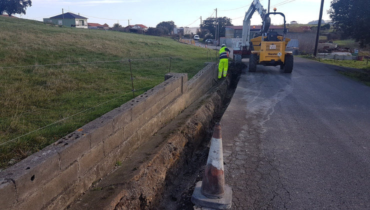 Se está renovando la red de abastecimiento de agua de Santa Cruz de Bezana