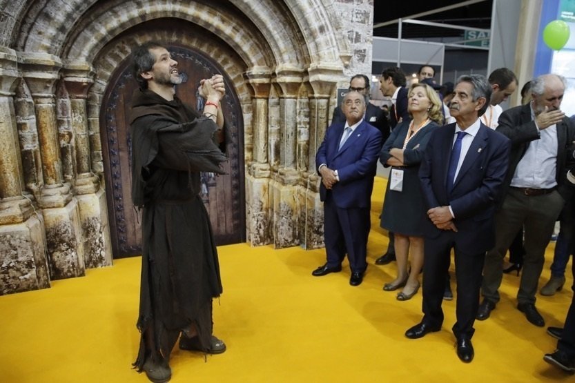 Revillla en la inauguración de la feria