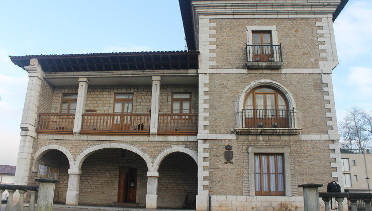 Ayuntamiento de Los Corrales de Buelna