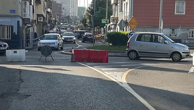 Cortada la calle La Gloria, en La Albericia