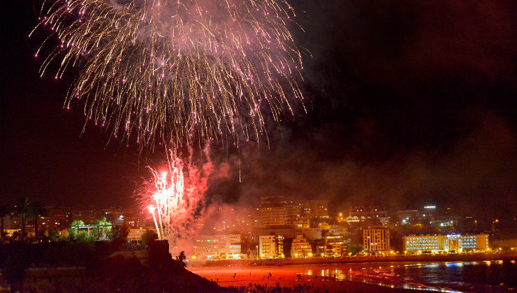 FUEGOS ARTIFICIALES SEMANA GRANDE