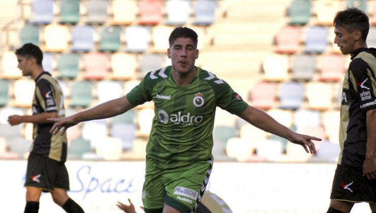 Dani Aquino celebra uno de sus goles