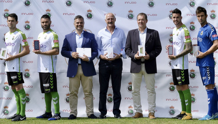 Momento de la presentación de InnJoo como nuevo patrocinador del Racing