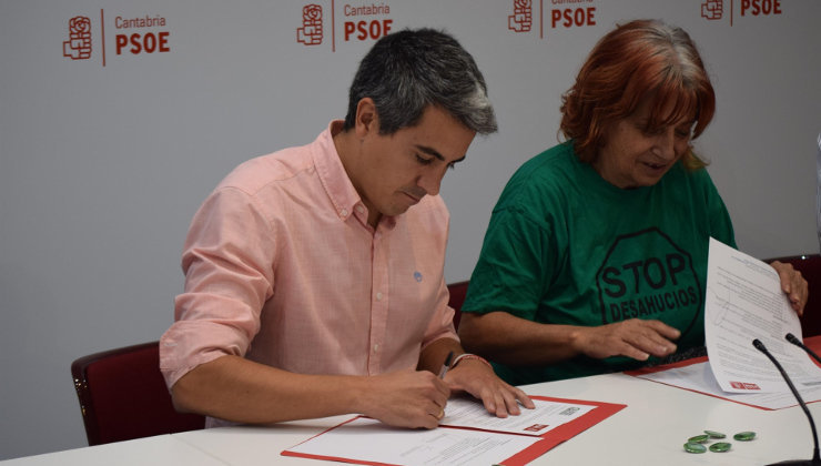 Zuloaga apoya la iniciativa popular de la PAH para impulsar una ley estatal de vivienda