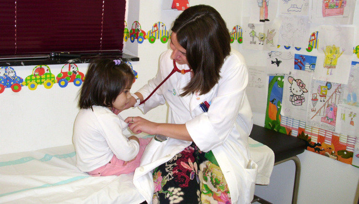 Los pediatras de Cantabria se ponen en huelga