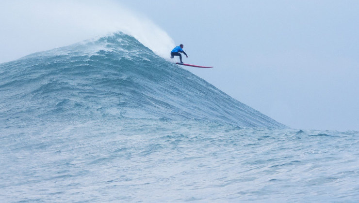 El surf cántabro rinde homenaje a Ignacio Echevarría