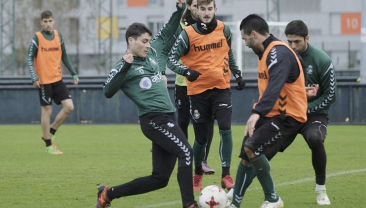 Entrenamiento del Racing en la Instalaciones Nando Yosu