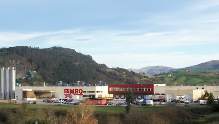 Exterior de las instalaciones de Bimbo en Solares