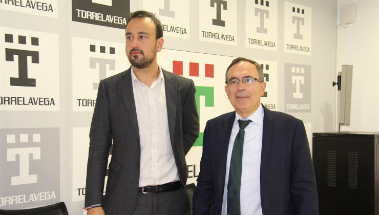 El alcalde de Torrelavega, José Manuel Cruz Viadero, y el primer teniente de alcalde, Javier López Estrada