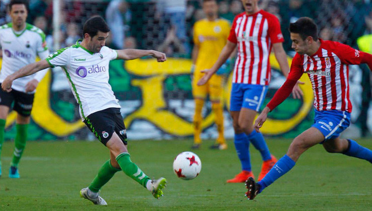 Un instante del encuentro entre el Racing y el Sporting B. Foto: Twitter