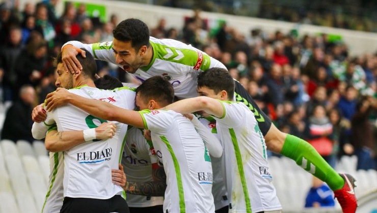 El Racing celebra uno de los goles marcados ante el Vitoria