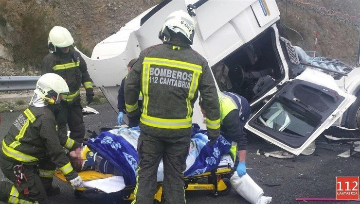 El conductor ha sido excarcelado por los bomberos del 112