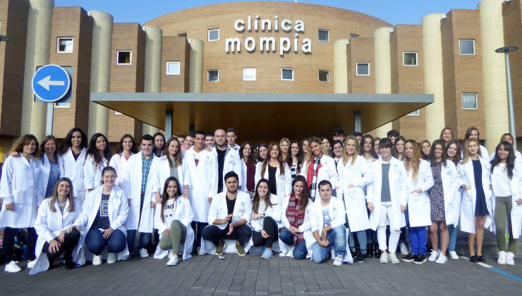 Alumnos de la Escuela de la Clínica Mompía