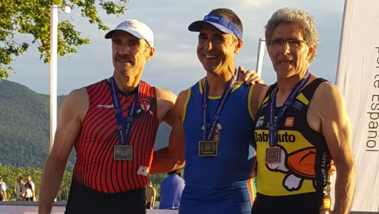 Agustin Garay (izq.), junto a Ernesto López y Javier Puertas