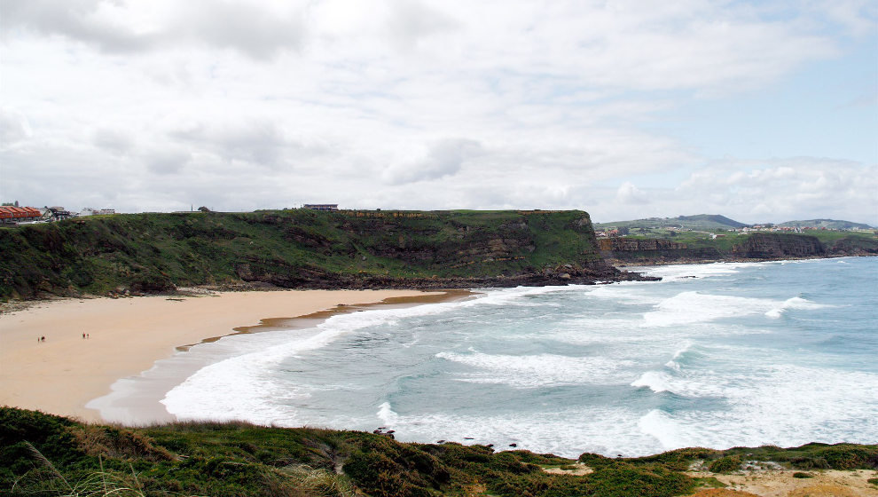 El Gobierno asegura que las playas de Cantabria son aptas para el baño