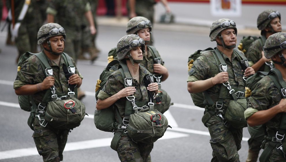 Desfile militar del Día de la Hispanidad