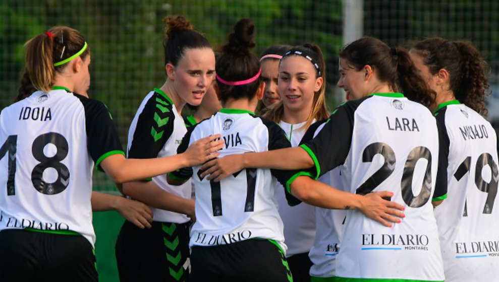 Celebración del Racing Féminas de uno de los tantos