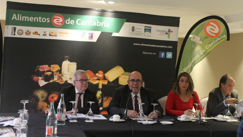 El consejero de Medio Rural, Pesca y Alimentación, Jesús Oria, ha hecho balance del trabajo de ODECA | Foto: edc