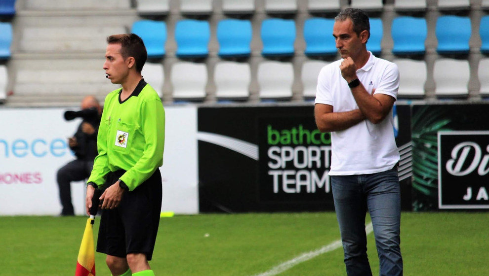 El extécnico de la Gimnástica, Pablo Lago, durante un encuentro | Foto: Real Sociedad Gimnástica de Torrelavega