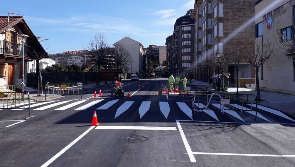 Colindres está renovando el asfaltado de sus calles