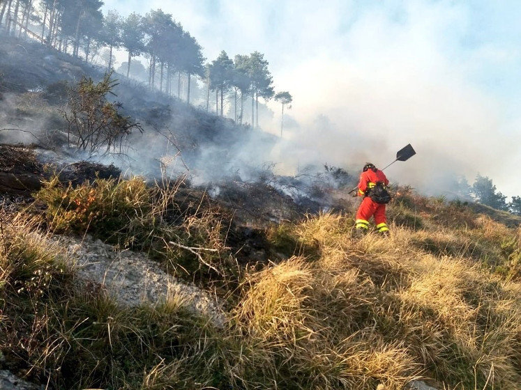 Labores de extinción de un incendio