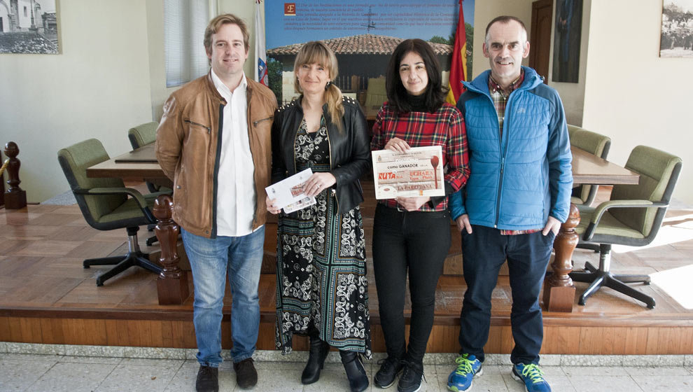 Entrega del premio del sorteo de la &#39;Ruta de la Cuchara&#39;