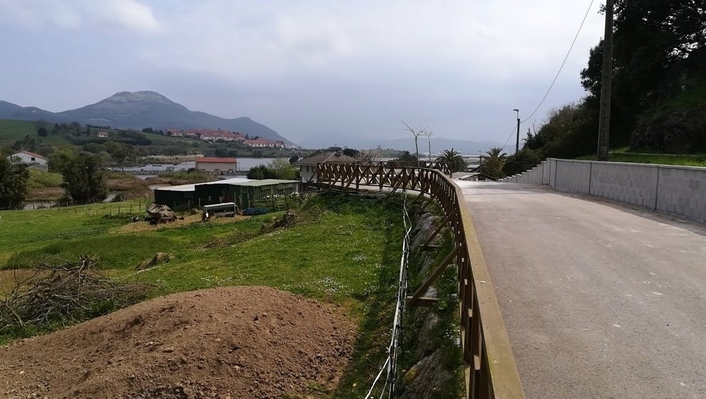 Obras en el acceso al molino de Jado