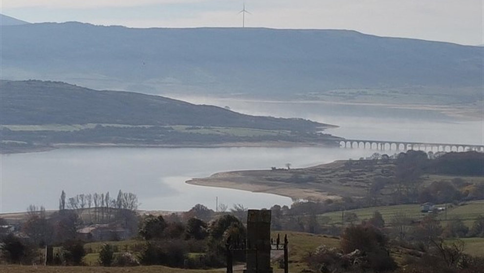 Pantano del Ebro