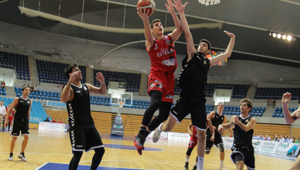 El Igualatorio Cantabria Estela durante el partido frente al CB Morón | Foto: CD Estela